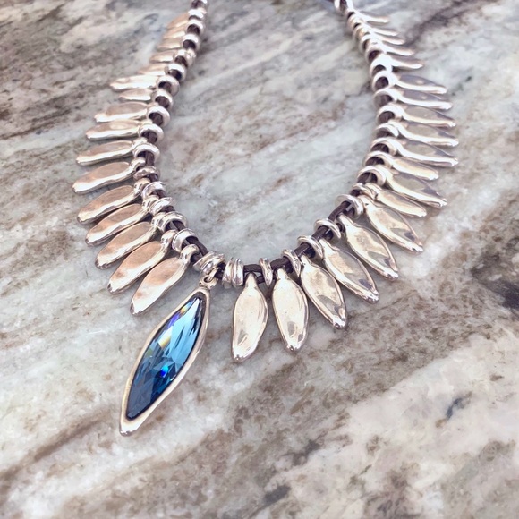 UNOde50 Unique Aurita Voy blue crystal 17 inch necklace. Beautiful! - Picture 2 of 4